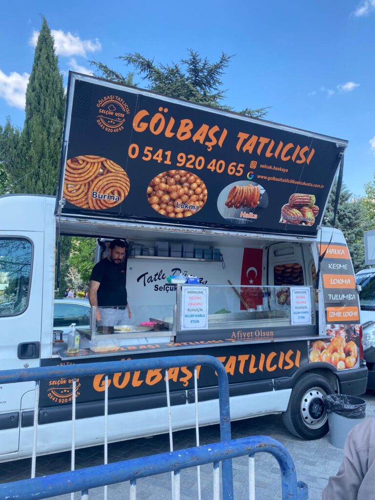 The Art of Drawing Readers In: Your attractive post title goes here